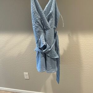 Light blue dress with tie